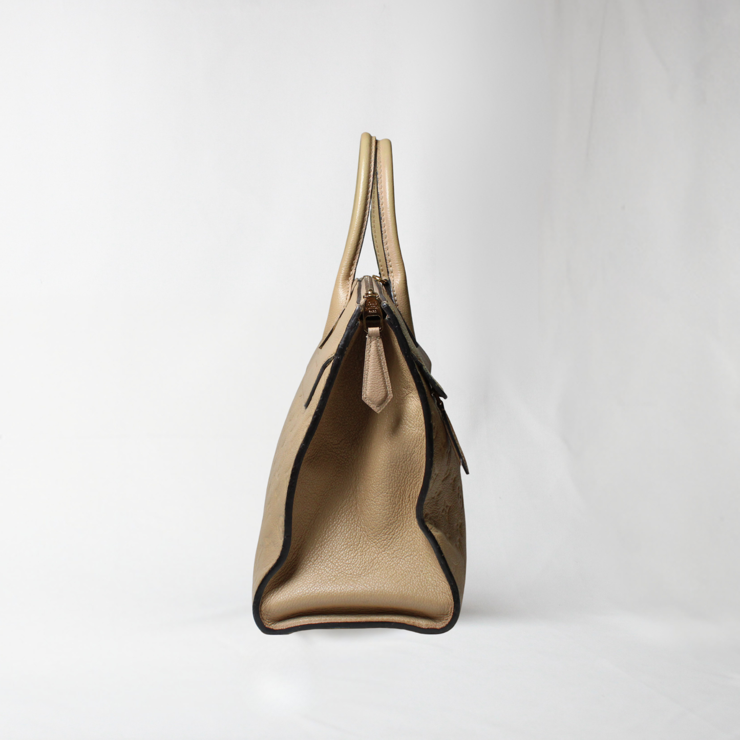 Louis Vuitton Pont Neuf MM Bag