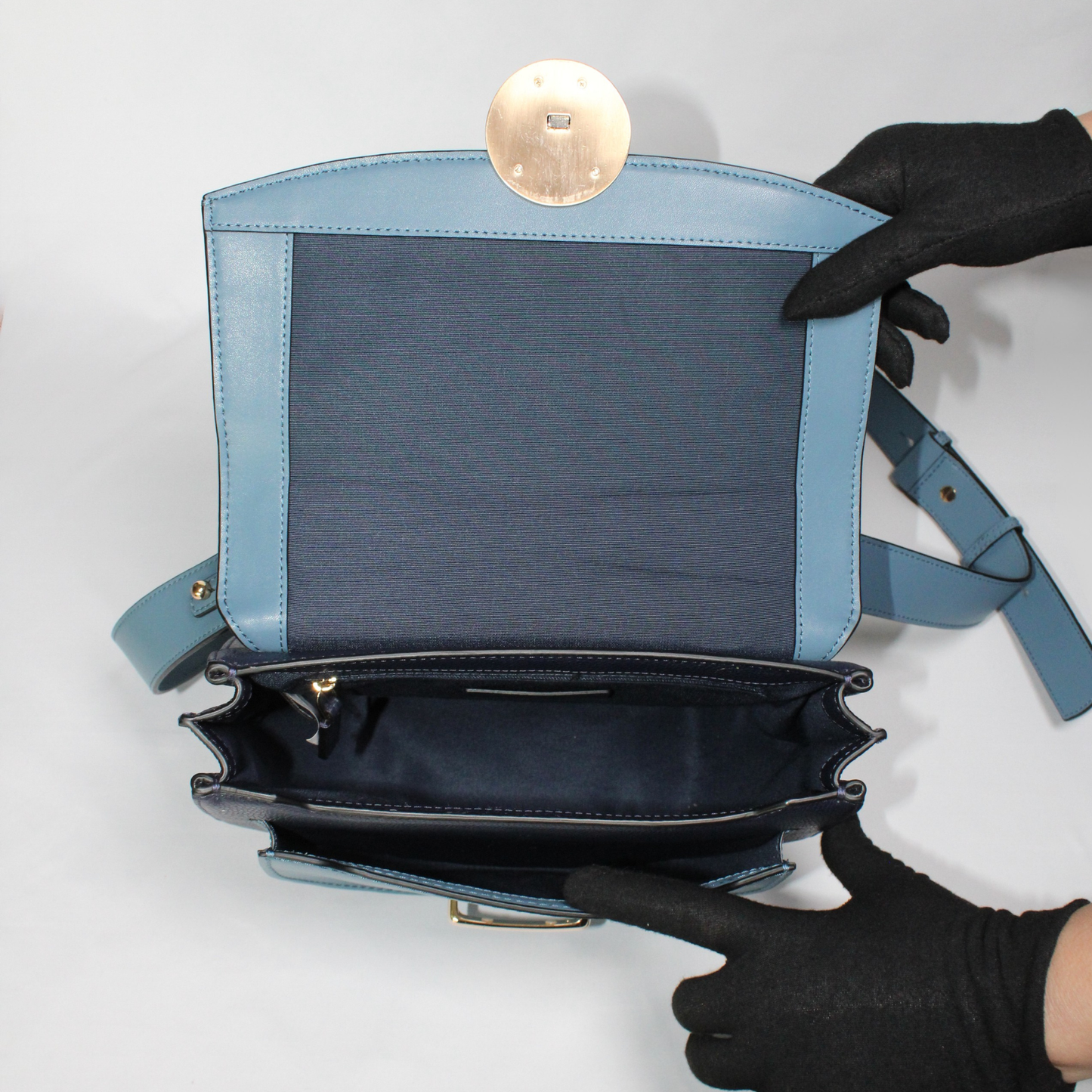Marc Jacobs Tuck Lock