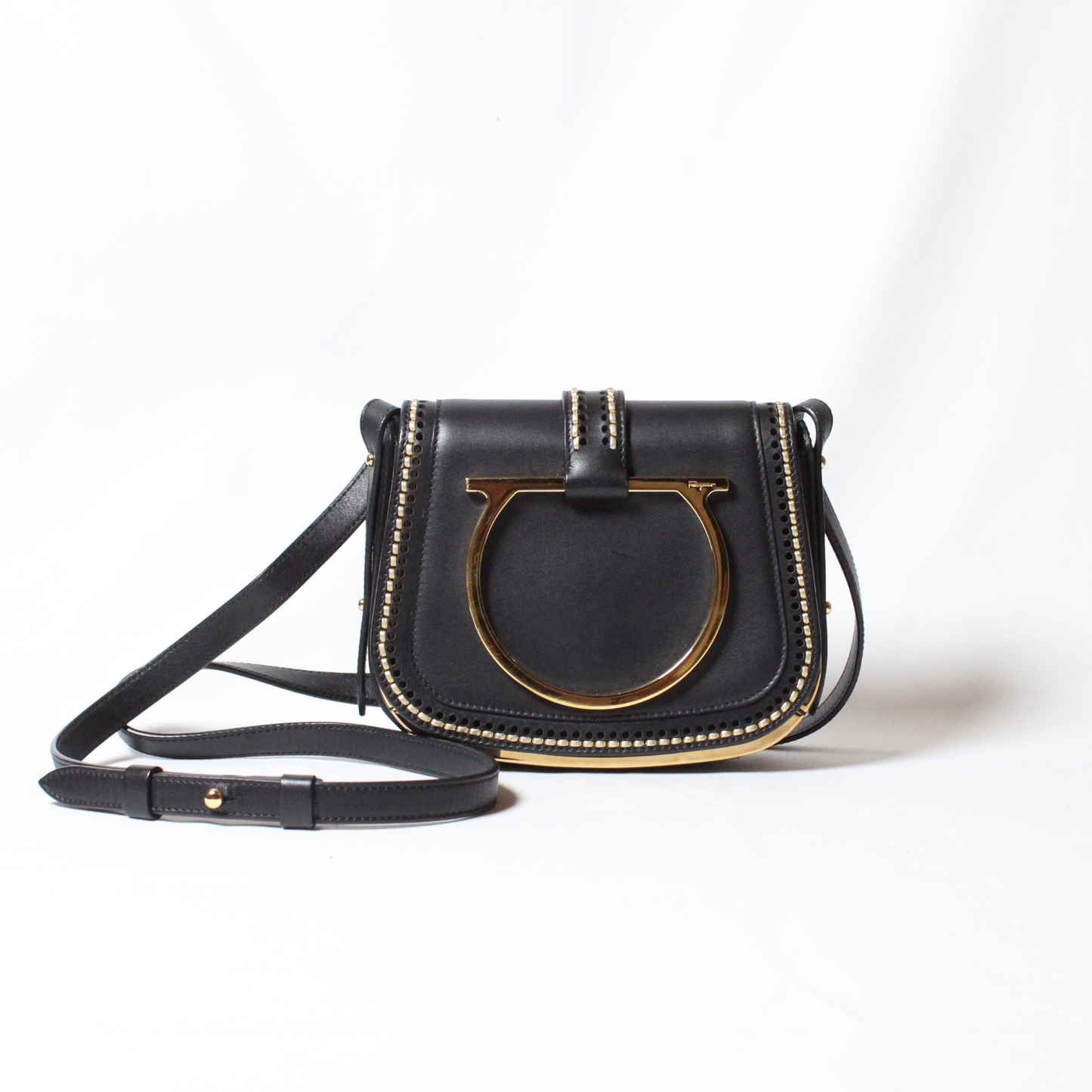 Salvatore Ferragamo satchel en piel negra