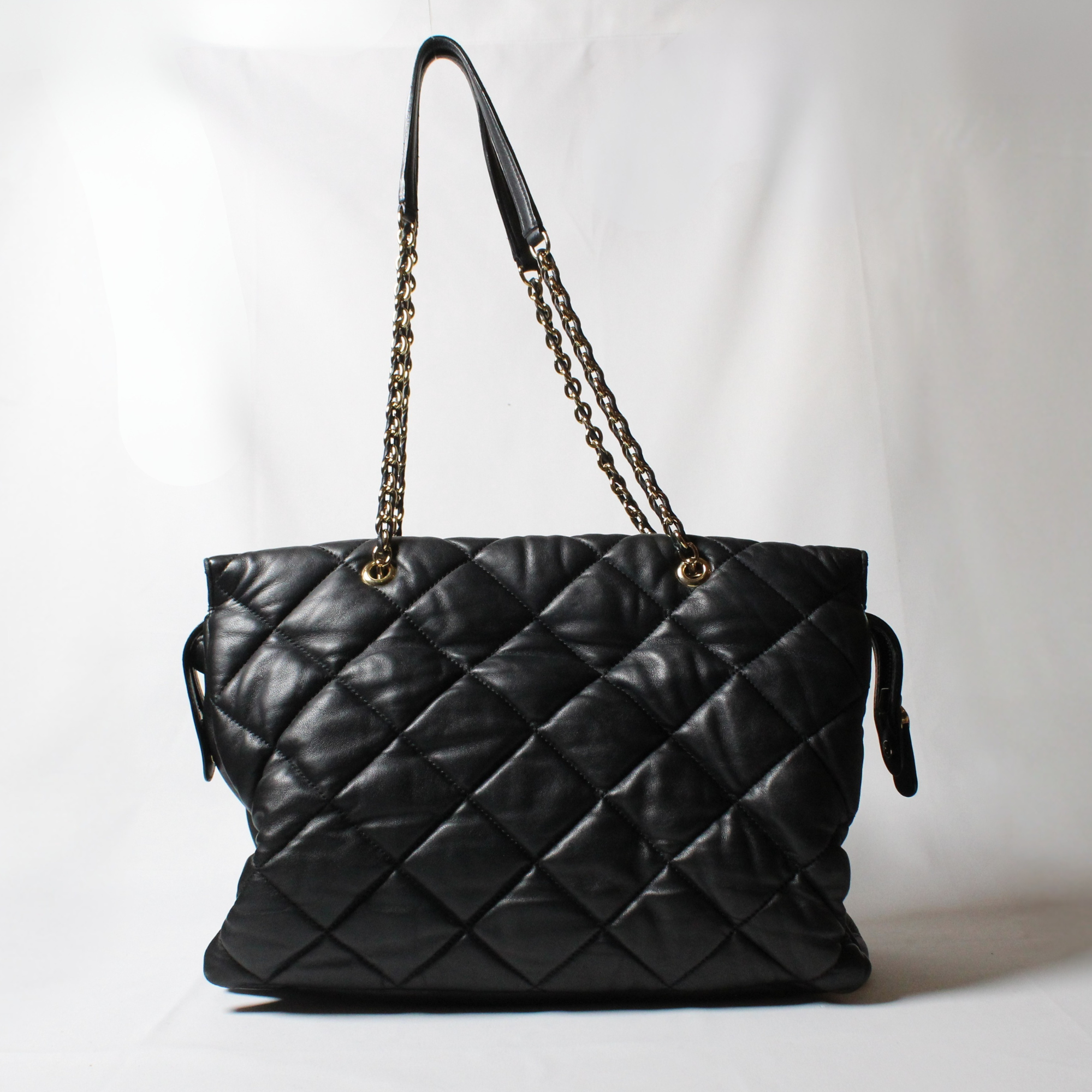 Salvatore Ferragamo Vara Quilter bag