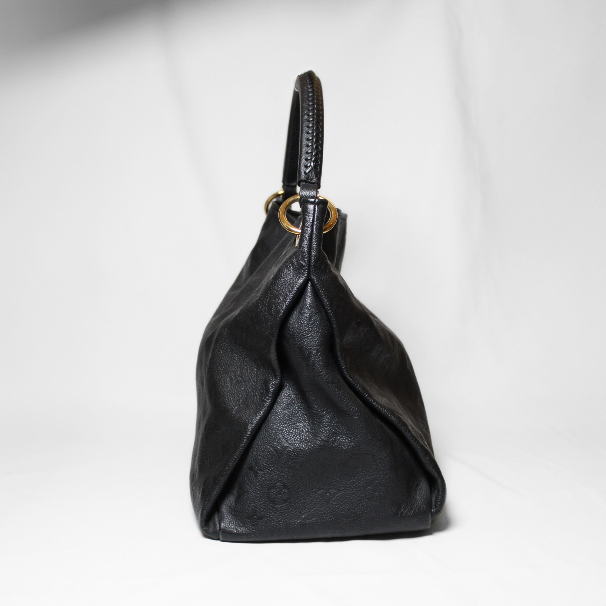 Louis Vuitton Monogram Artsy MM bag