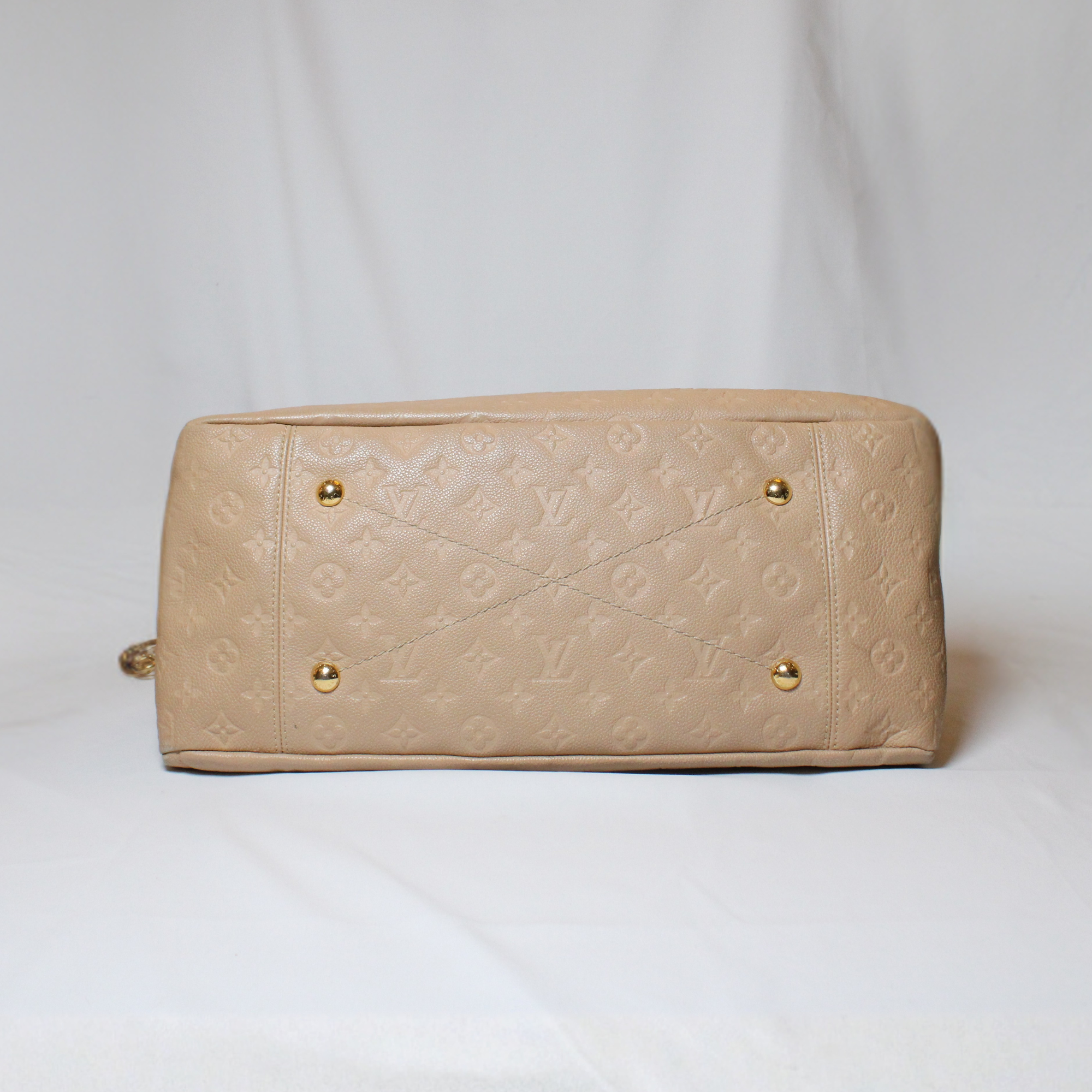 Louis Vuitton Dune Monogram Artsy MM bag