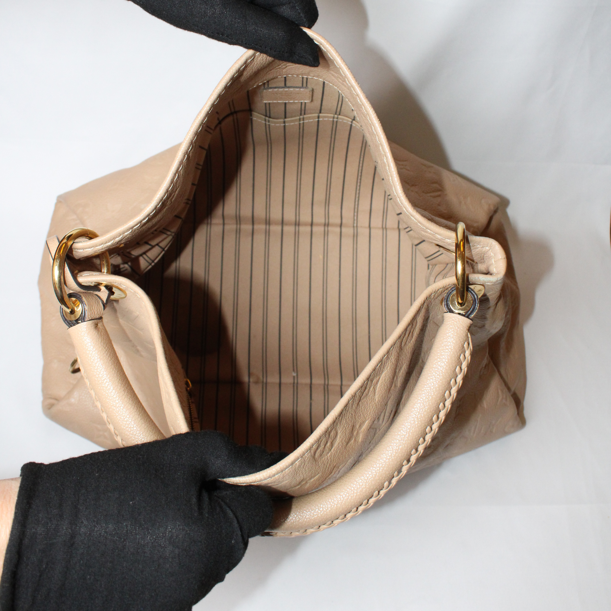 Louis Vuitton Dune Monogram Artsy MM bag