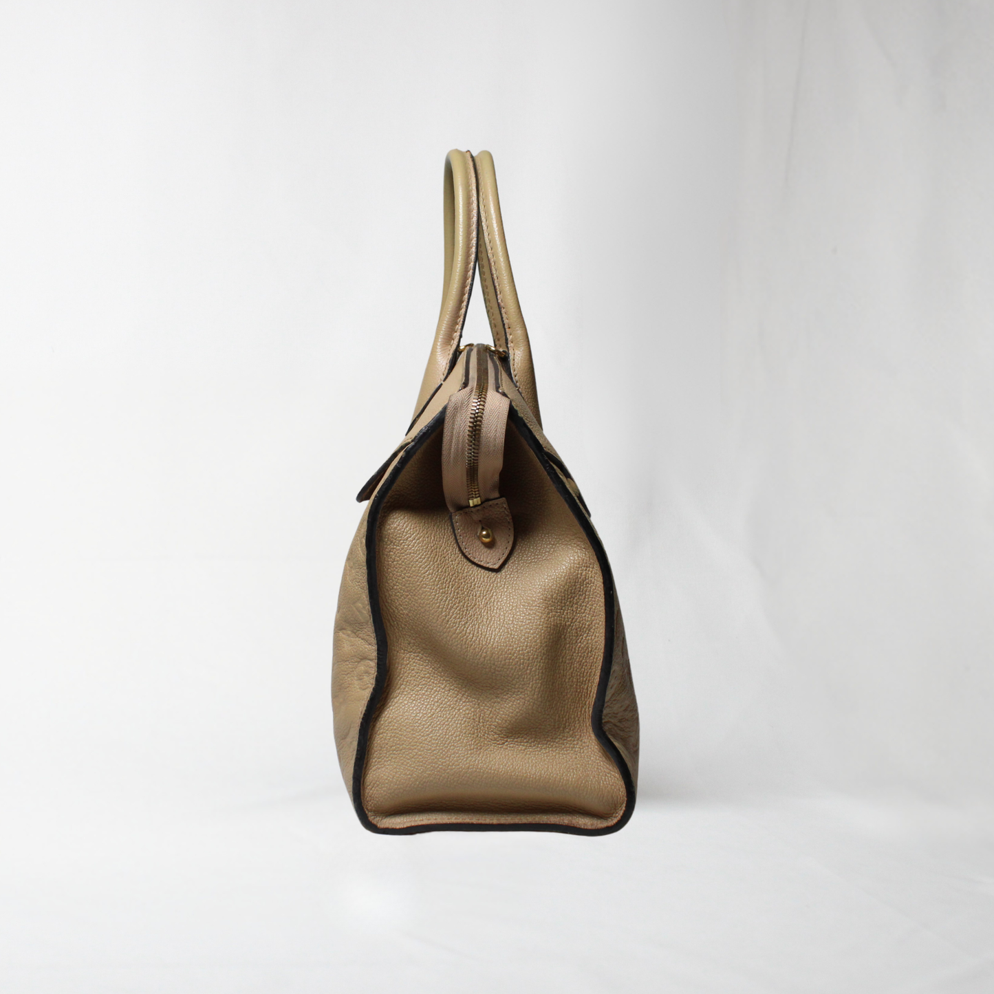 Louis Vuitton Pont Neuf MM Bag