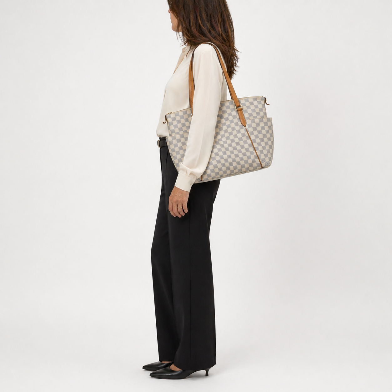 Louis Vuitton Totally MM shoulder bag in Damier Azur